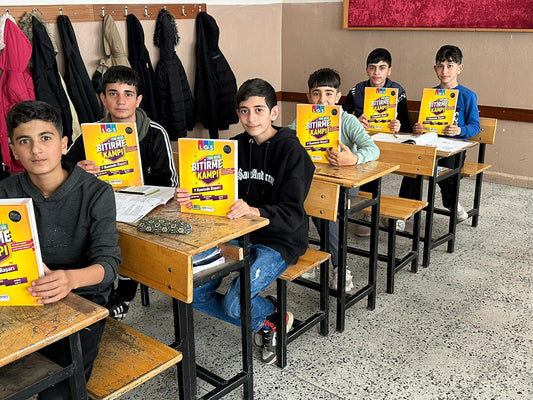 Erzurum’da Liseye Geçiş Sınavına (LGS) hazırlanan öğrencilerimizin kaynak kitaplarını temin ettik.